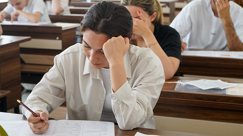 Ali məktəblərə sənəd qəbulu başlayır