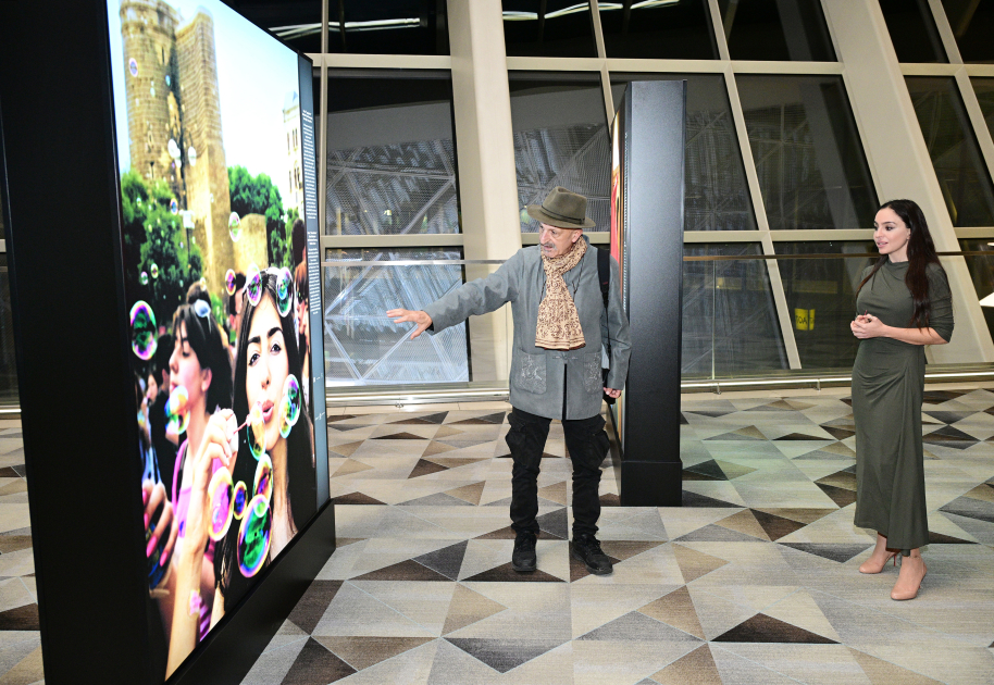 Leyla Əliyeva Deqatinin sərgisində (FOTO)