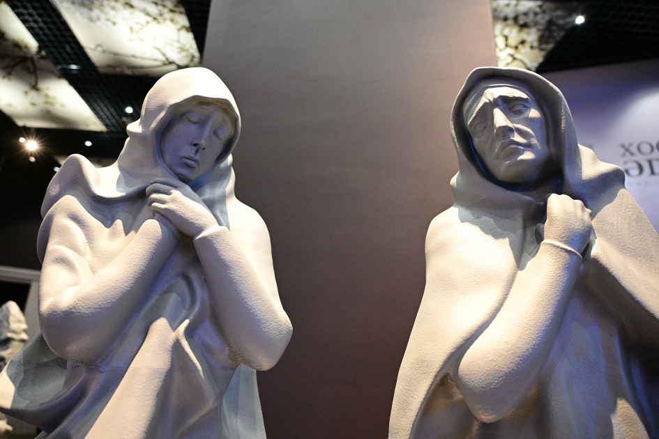 Prezident və birinci xanım Xocalı Soyqırımı Memorialının açılışında iştirak etdi (YENİLƏNİB)