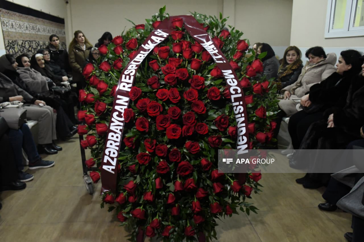 Fəzail Ağamalı dəfn edildi (FOTO)