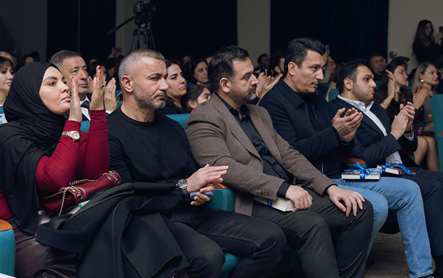 Qurban Qurbanov həyat yoldaşı ilə tədbirdə (FOTO)