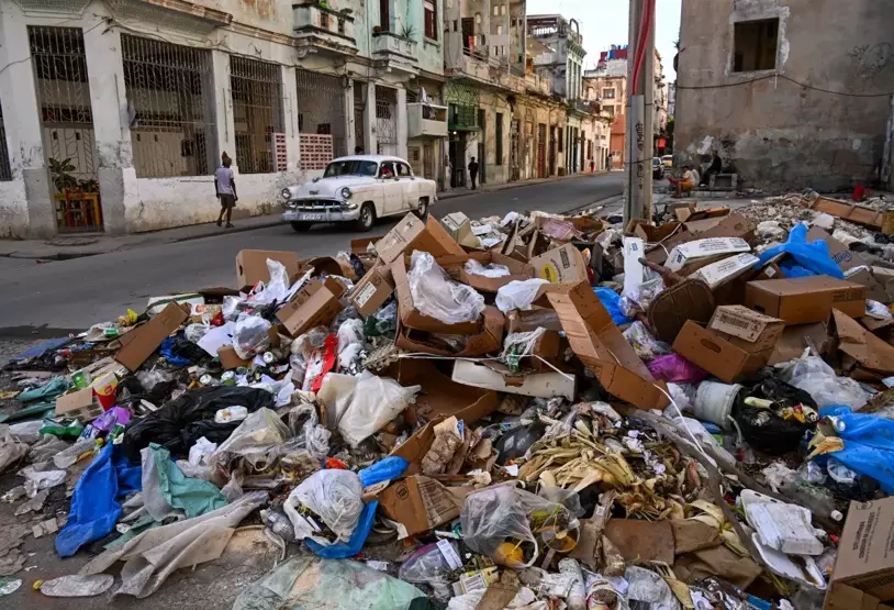 Küçələr zibillə dolub, işıqlar sönür, təhsil dayanıb - Kubada həyat durdu