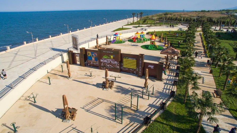 Astaradakı Park-Bulvarda fəhlələr dalaşdı - Həbs olundular