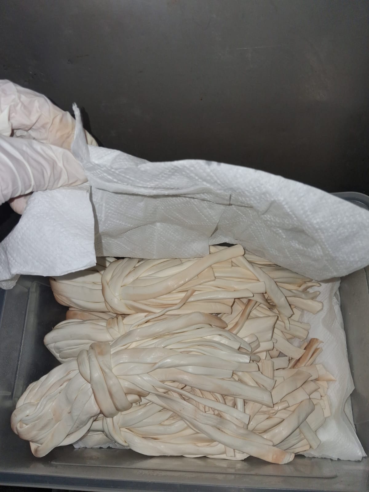 Aqşin Fatehin restoranında saxta içkilər satılırmış (FOTO)