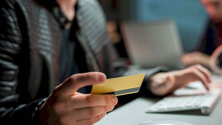 Telefon zəngi həyatını alt-üst etdi: Dələduzlar Kürdəxanı sakininin başına oyun açdılar