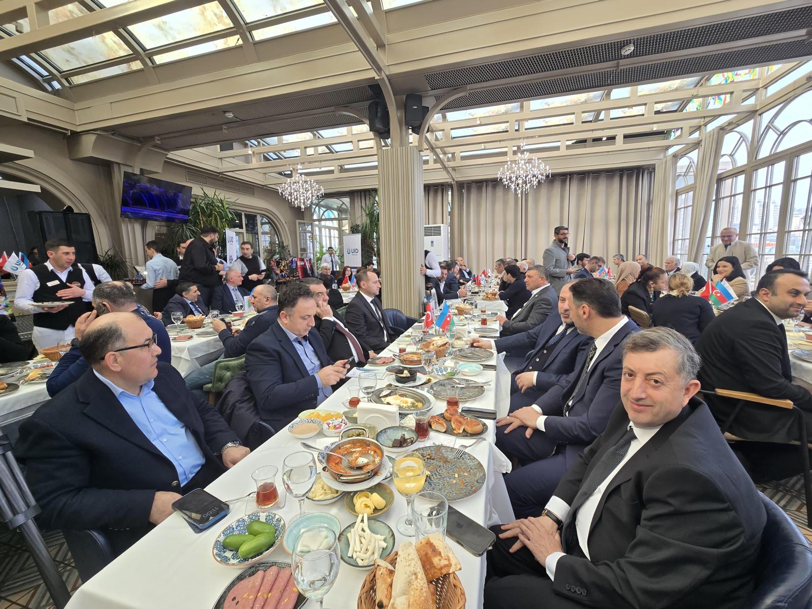 UİD Azərbaycan tərəfindən səhər yeməyi proqramı təşkil olundu (FOTO)