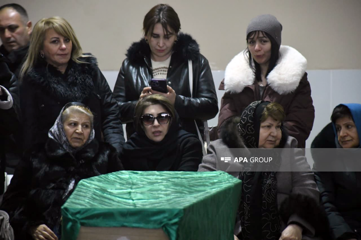 Fəzail Ağamalı dəfn edildi (FOTO)