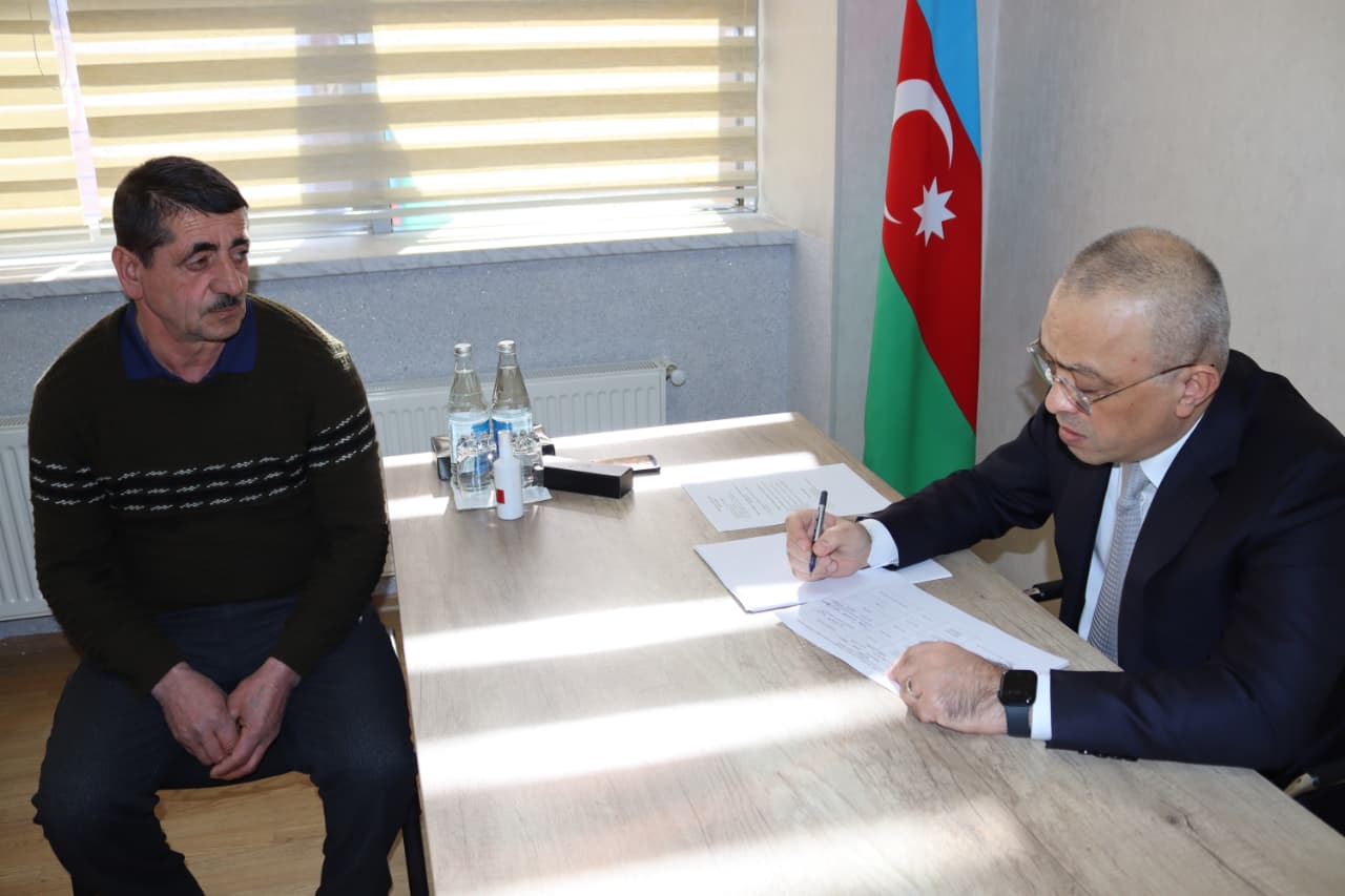 Zaur Mikayılov Qəbələdə vətəndaşlarla görüşdü (FOTO)