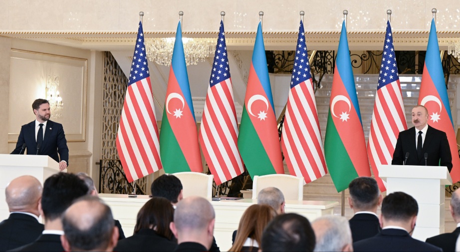 İlham Əliyev və Vens mətbuta bəyanatlarla çıxış etdi (YENİLƏNİB)