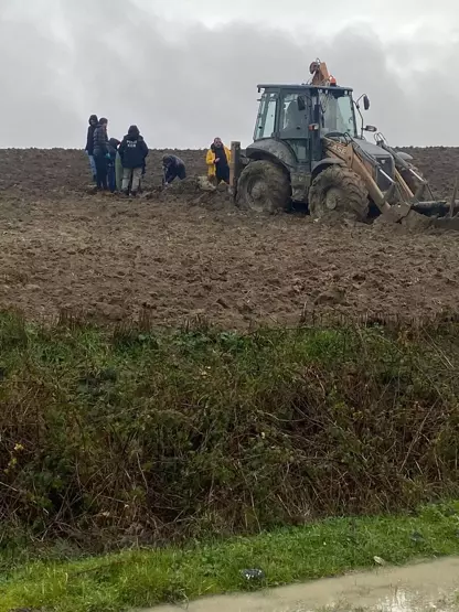Dəhşətli qətl: Çinli milyoneri İstanbulda diri-diri basdırıblar (FOTO)