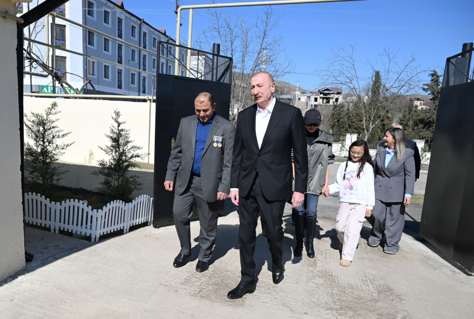 Prezident ailə üzvləri ilə Xocavənd və Xocalıya səfər edib (YENİLƏNİB)