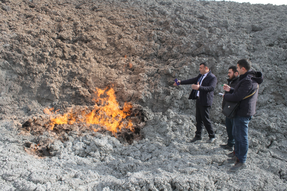 Azərbaycanda güclü palçıq vulkanı püskürdü (FOTO)