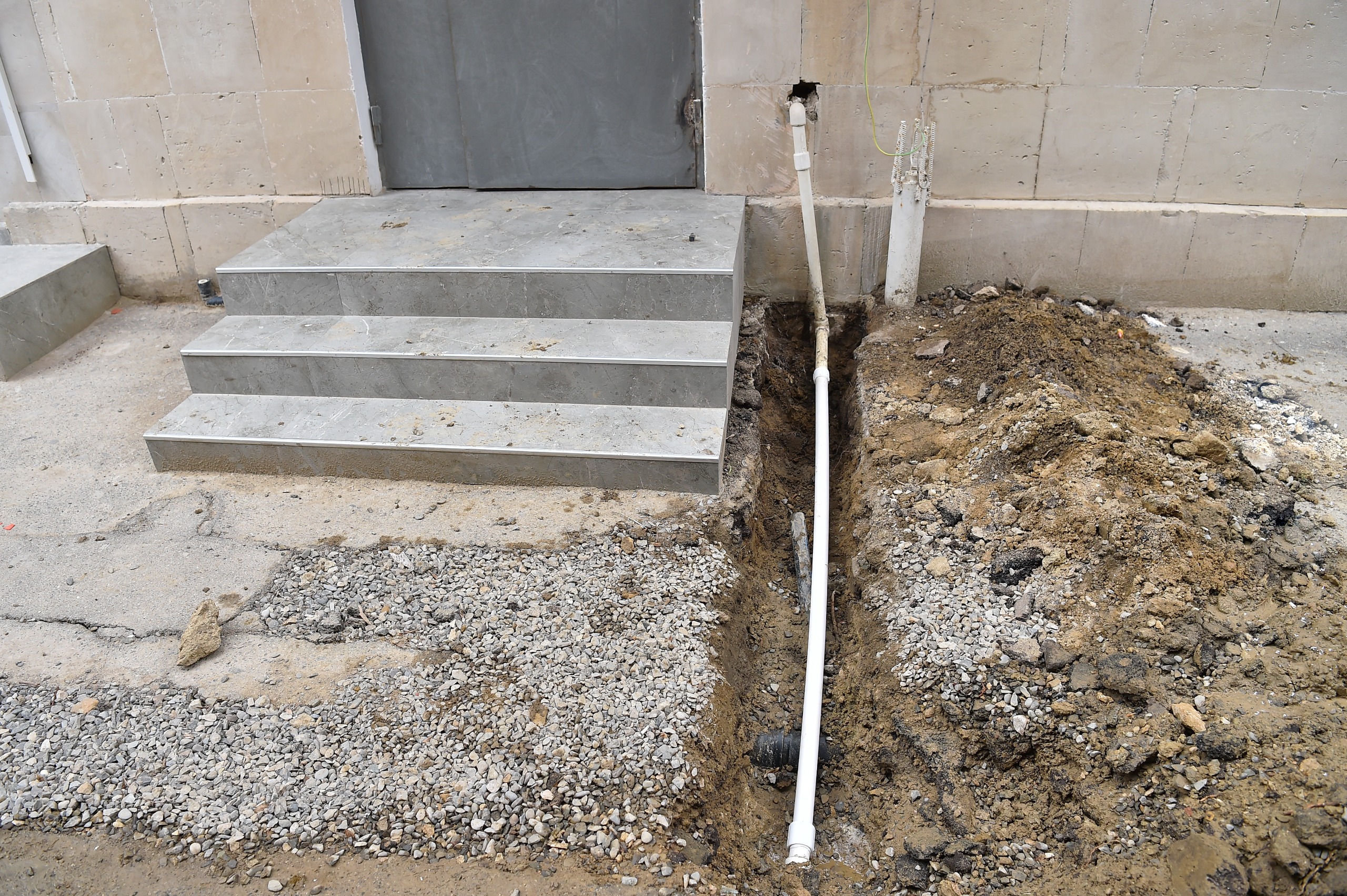 Teymur Elçin küçəsində 370 metr su xətti yenisi ilə əvəzləndi (FOTO/VİDEO)