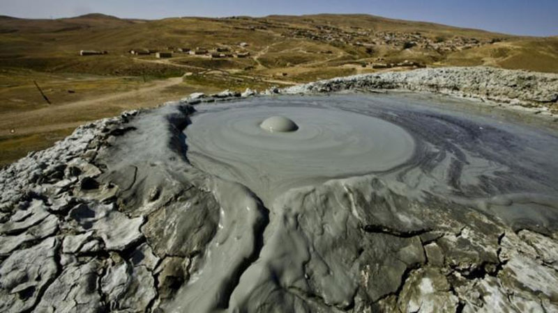 Azərbaycanda güclü palçıq vulkanı püskürdü (FOTO)