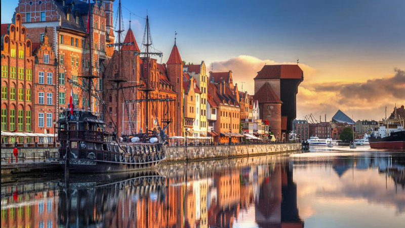 Avropada hər kəsin ən azı bir dəfə ziyarət etməli 5 şəhər (FOTO)