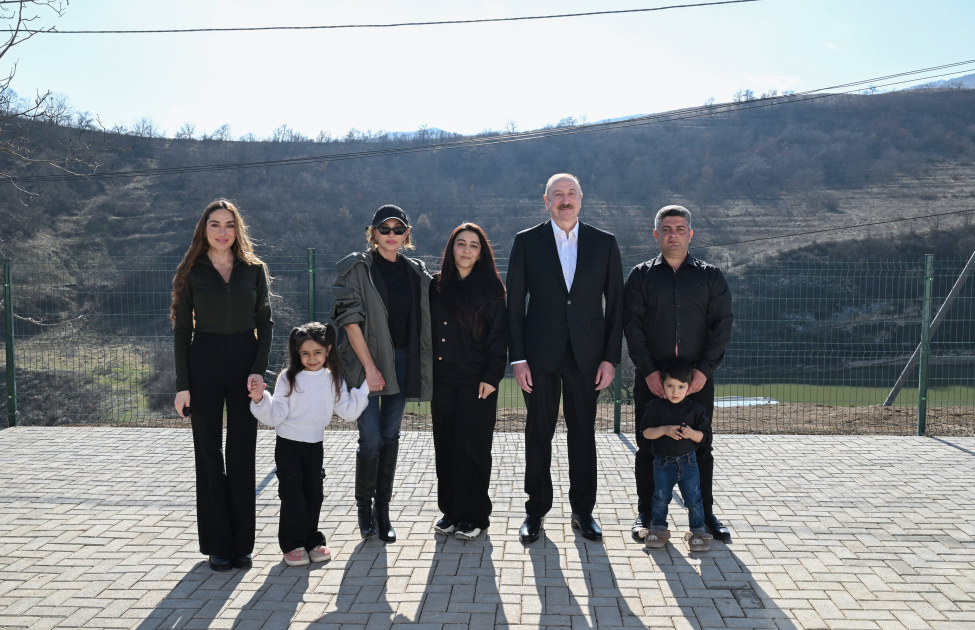 Prezident ailə üzvləri ilə Xocavənd və Xocalıya səfər edib (YENİLƏNİB)