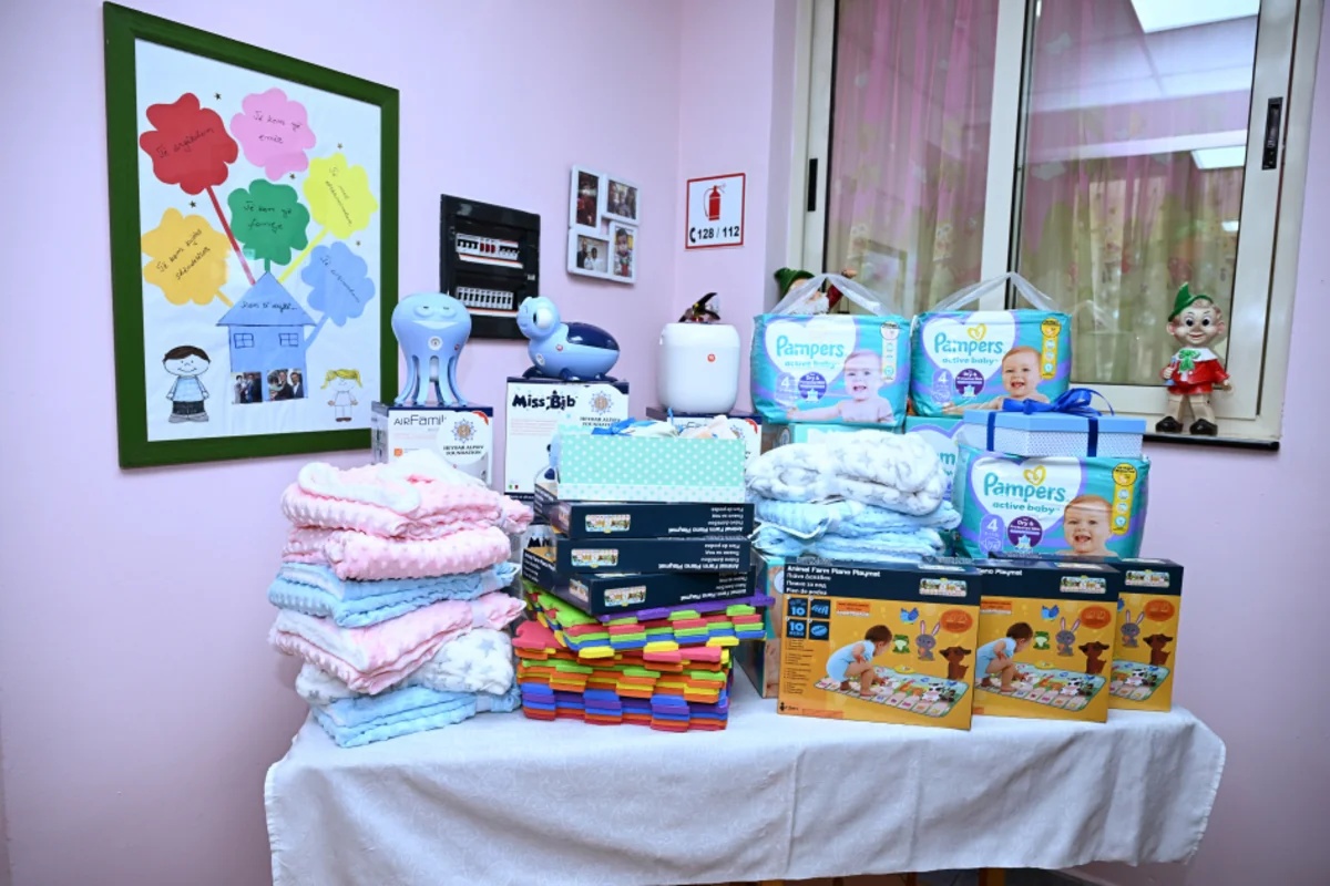 Leyla Əliyeva Tiranada uşaq evi və xəstəxana mərkəzini ziyarət etdi (FOTO)