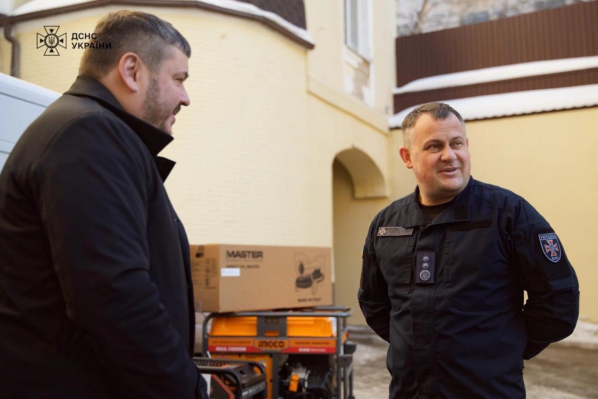 Azərbaycan Ukraynaya generatorlar və xilasetmə avadanlığı verdi (FOTOLAR)