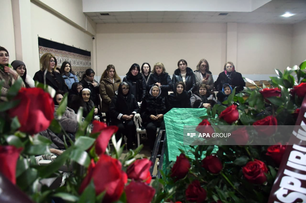 Fəzail Ağamalı dəfn edildi (FOTO)