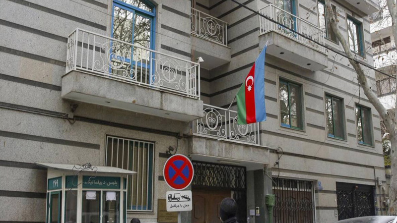 Azərbaycan İrandan diplomatik heyətini çıxarır