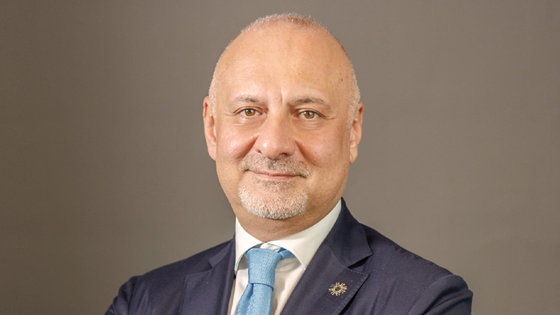 Kamran Uluxanlının ailə sürücüsünün 45 min manatı oğurlanıb