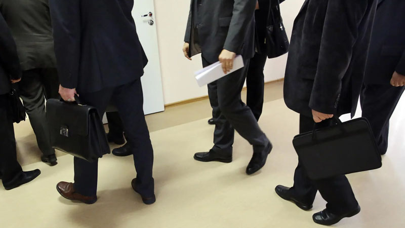 Büdcə təşkilatlarında kütləvi ixtisarlar davam edir: Səbəb nədir?