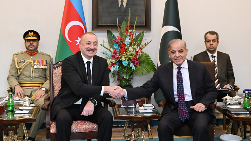 İlham Əliyevlə Şahbaz Şərif arasında telefon danışığı oldu