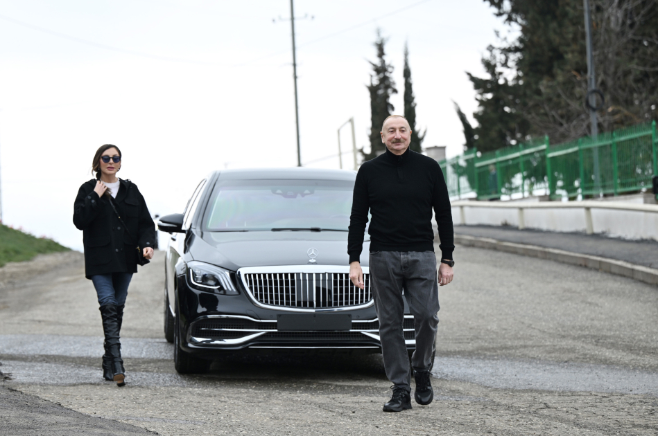 Prezident və birinci xanım Xocavəndin Xanoba kəndində olub (FOTO)