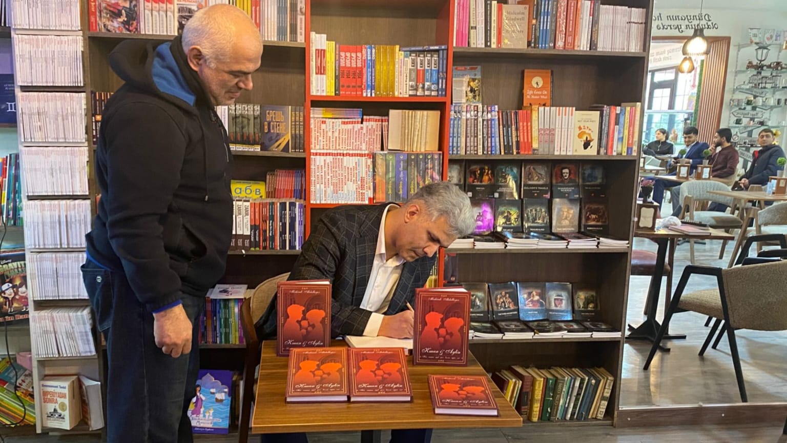 Mirhicab Abdullayev yeni kitabını təqdim etdi (FOTO)