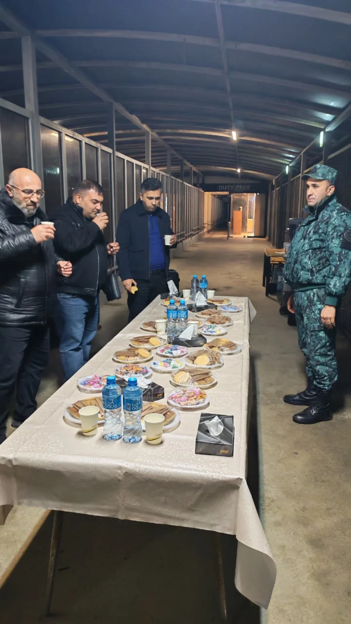 Azərbaycan vasitəsilə İrandan 615 nəfər təxliyə olundu (FOTO)