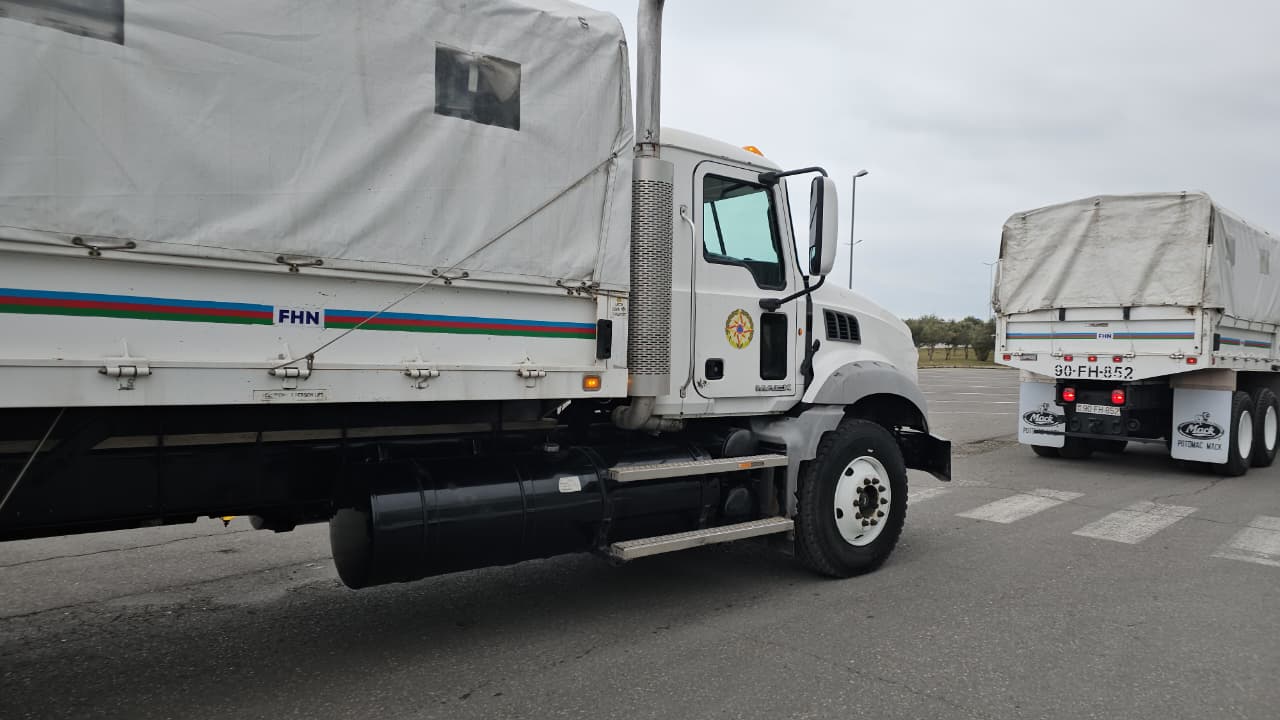 Prezidentin tapşırığı ilə İrana humanitar yardım yola salındı (FOTO)