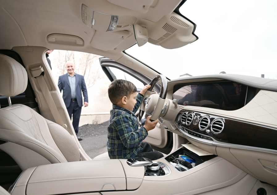 Prezident və birinci xanım Xocavəndin Xanoba kəndində olub (FOTO)