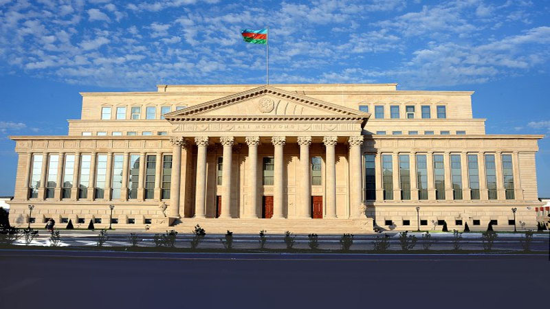 Ali Məhkəmə şəriklər arasında yaranan mübahisəyə son qoydu