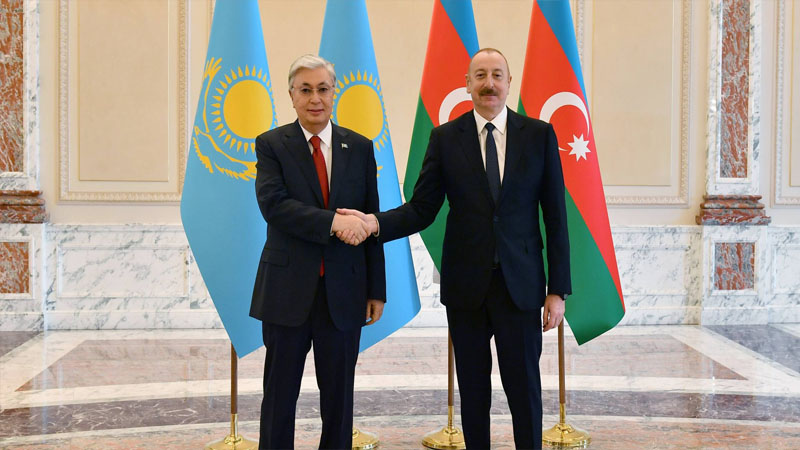 İlham Əliyev Tokayevi təbrik etdi