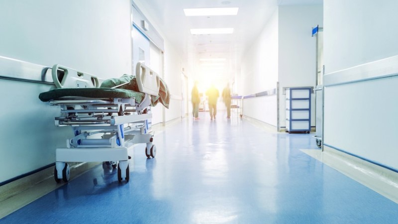 Doğum evindən yayılan foto müzakirə yaratdı - Professor nə düşünür?