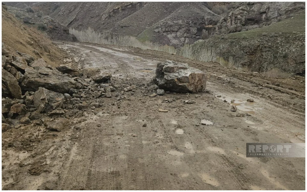 Ordubadda qaya uçqunu oldu (FOTO)