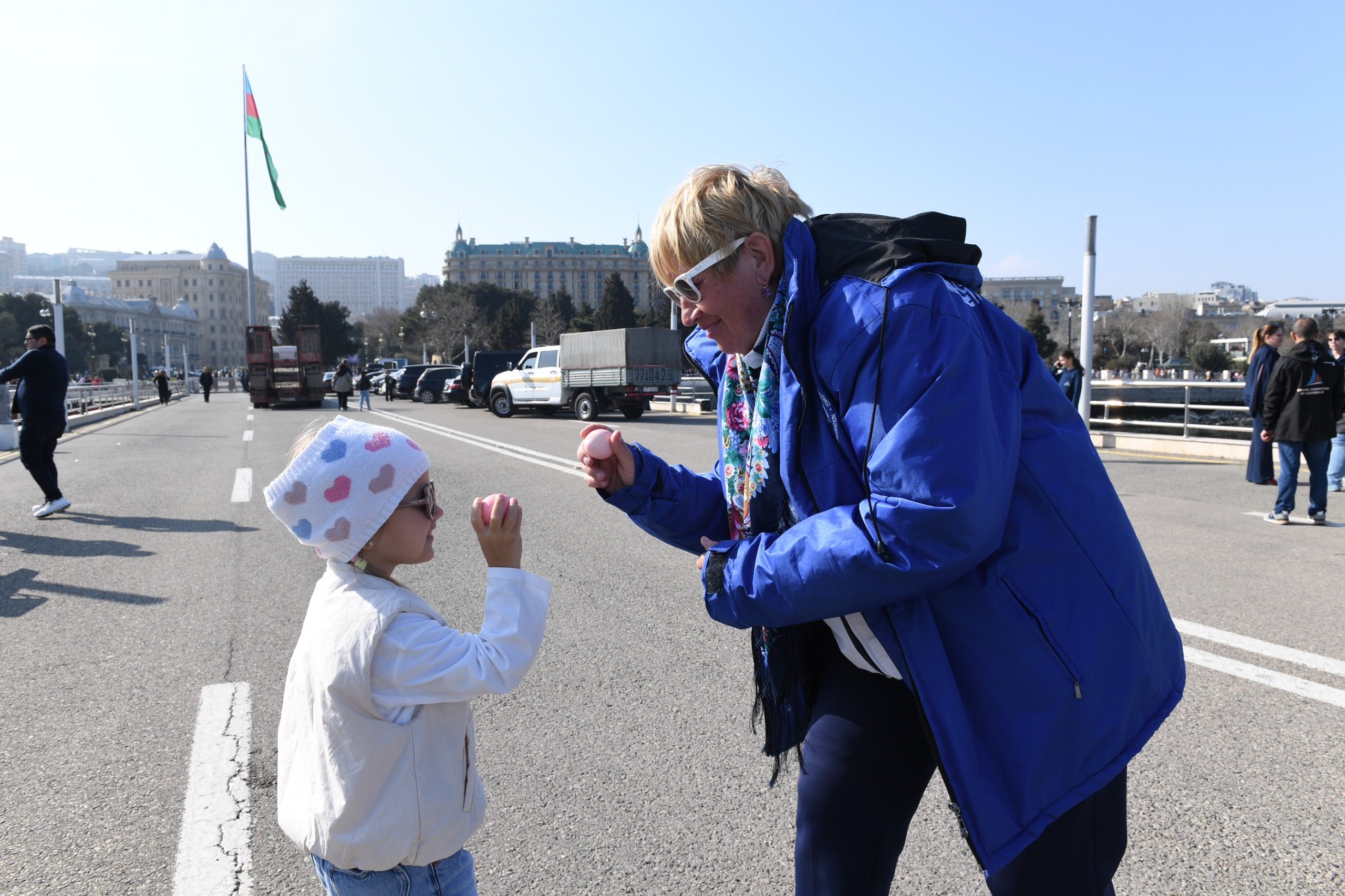 Bakıda Xəzərin suları avar&ccedil;əkmə və yelkənli qayıqlarla bəzəndi (FOTO)