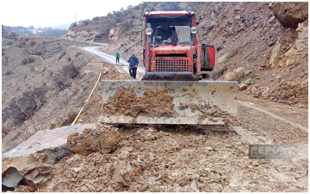 Ordubadda qaya uçqunu oldu (FOTO)