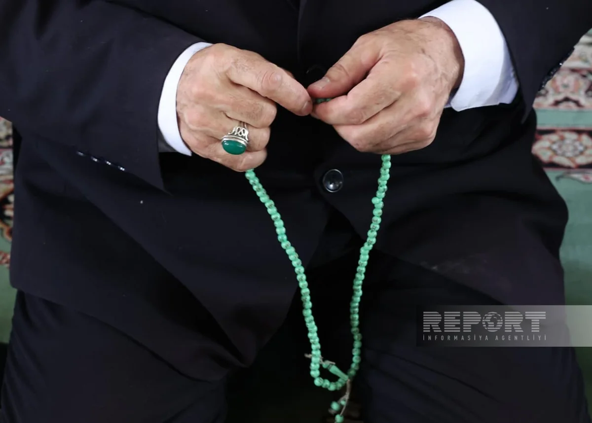 Təzəpir məscidində bayram namazı qılındı (FOTO)