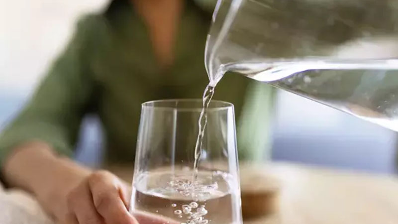 Ramazanda halsızlığın gizli səbəbi - Suyu necə içmək lazımdır?