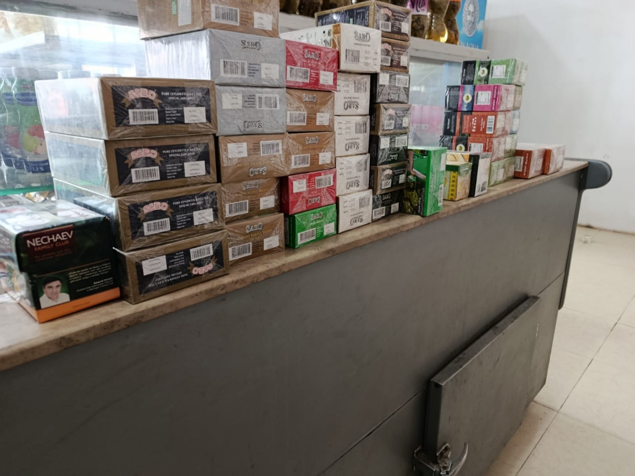 Bu marketdə vaxtı keçmiş məhsullar aşkarlandı (FOTO)