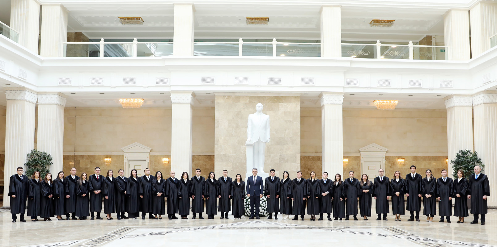 Yeni təyin olunmuş hakimlər Ali Məhkəmədə and içiblər (FOTO)