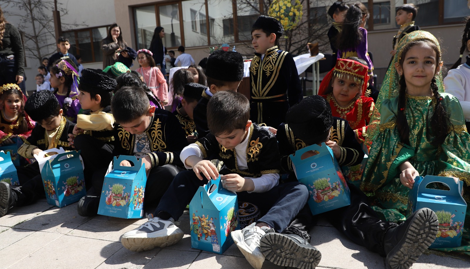 AHİK uşaqlar üçün bayram tədbirləri təşkil edir (FOTO)