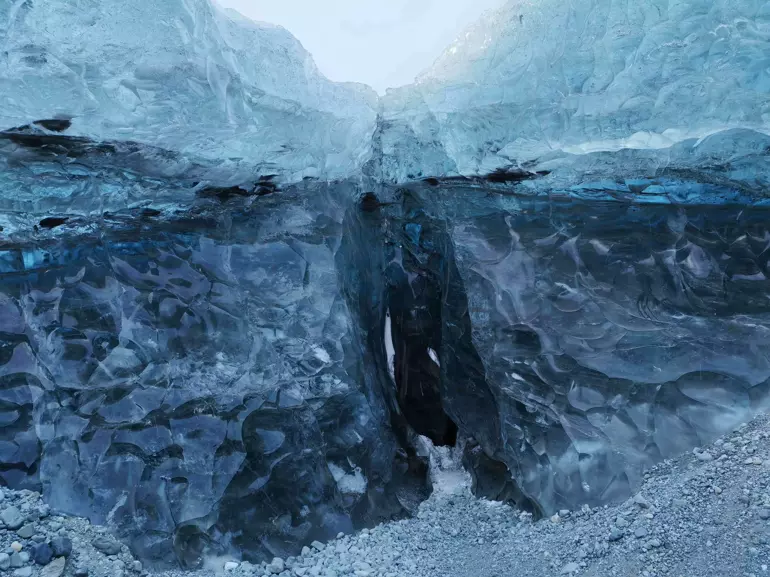 Şimalın mavi sirləri: Buz mağaraları (FOTO)