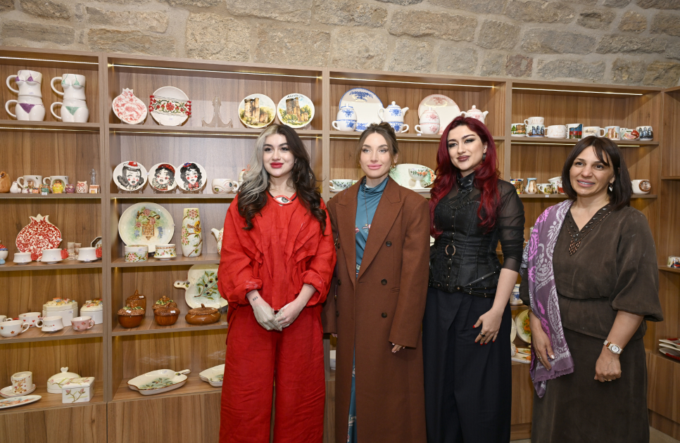 Prezidentin gəlini Buxara karvansarasının açılışında (FOTOLAR)