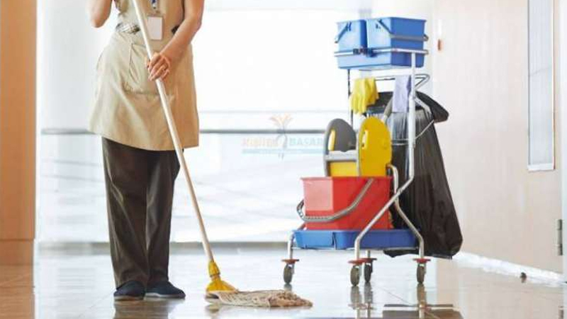 Xadimə ev sahibinin 12 min manatlıq qızılını oğurladı