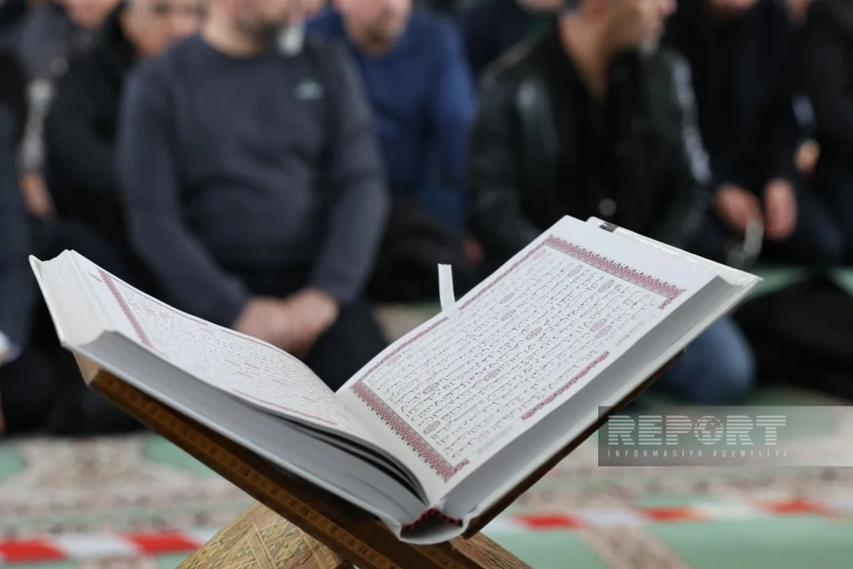 Təzəpir məscidində bayram namazı qılındı (FOTO)