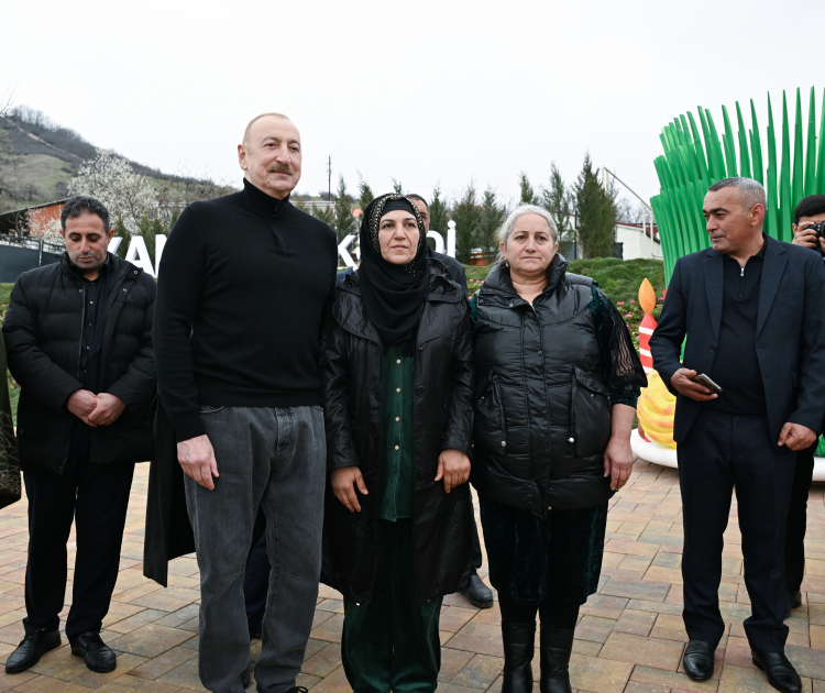 Prezident və birinci xanım Xocavəndin Xanoba kəndində olub (FOTO)