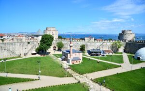 İstanbulun məşhur abidələrindən kənarda: Yedikule və Samatyanın gizli irsi (FOTOLAR)