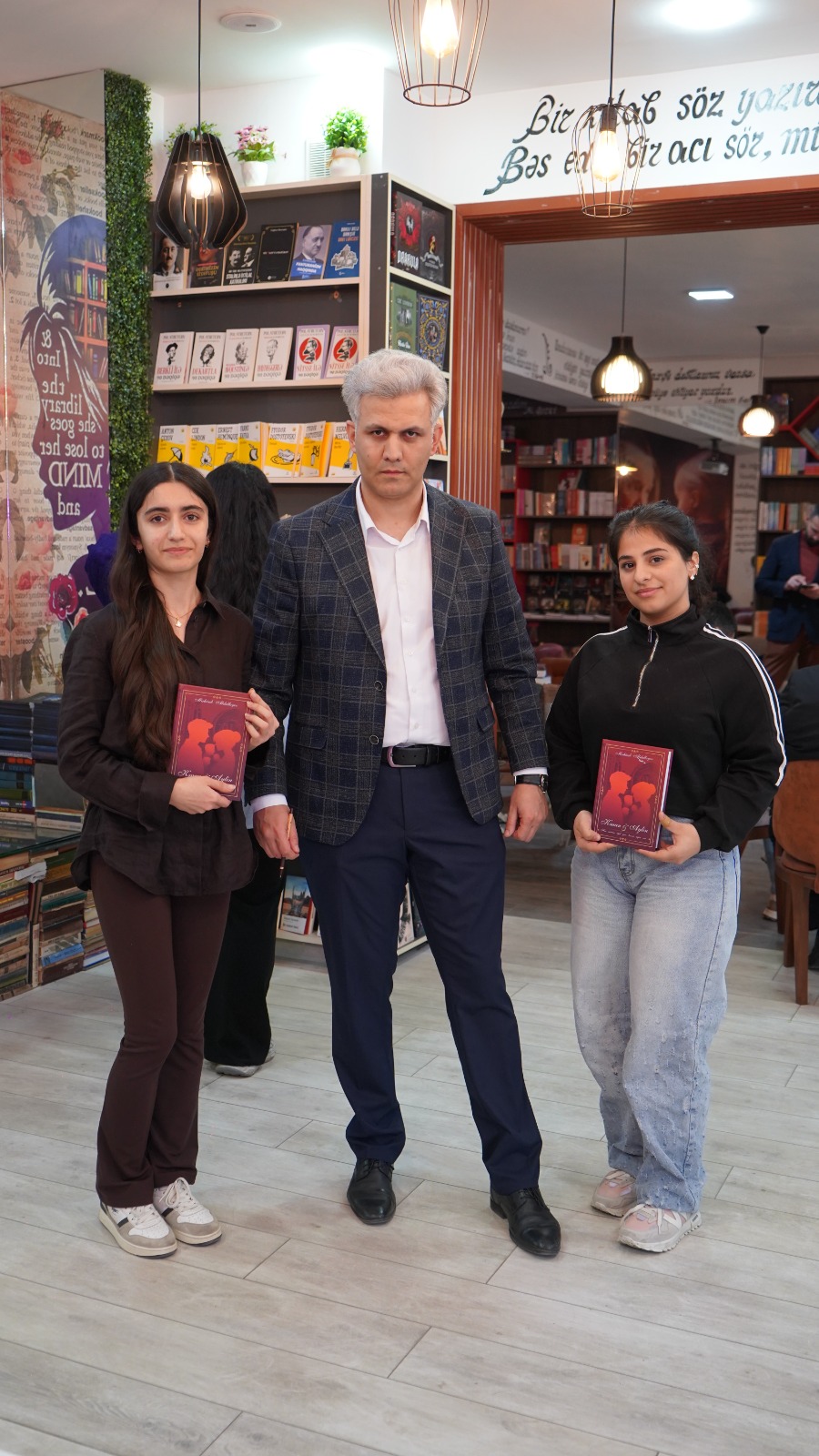 Mirhicab Abdullayev yeni kitabını təqdim etdi (FOTO)